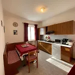 Sponchie بيت ضيافة لاتيزي