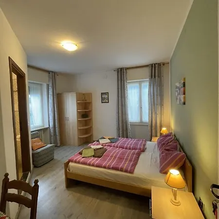 Sponchie 4* Λατζίζε