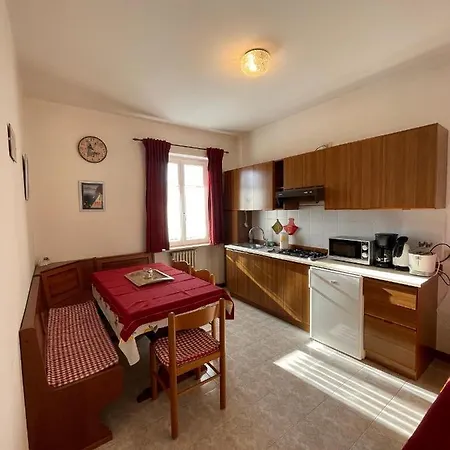 Sponchie Πανσιόν Λατζίζε